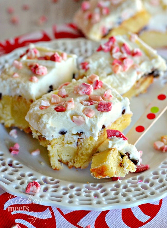 Peppermint Blondies with White Chocolate Peppermint Frosting from Kitchen Meets Girl #recipes #blondies