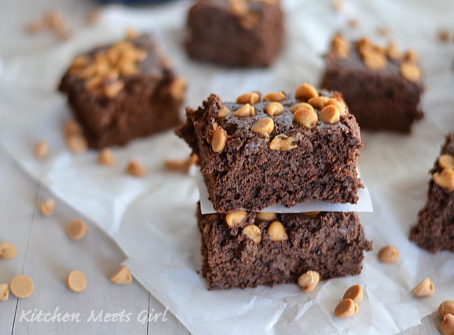 Lightened Up Chocolate Peanut Butter brownies - with two kinds of chocolate, you'll never miss the butter in these! #recipe #brownies - from www.kitchenmeetsgirl.com