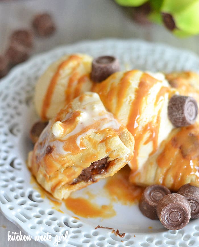 These fun Banana Rolo Ravioli take just five ingredients and are a fun treat for little hands to help put together! #recipe #caramel #chocolate