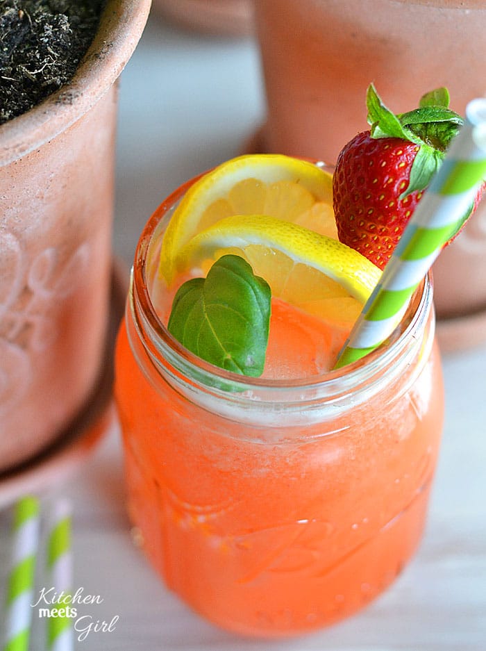 strawberry-basil-lemonade-1