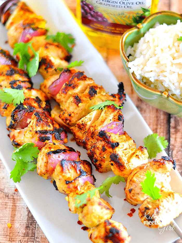 These chicken skewers are sure to please everyone in your family and use only a handful of ingredients - that you probably already have in your kitchen! #recipe #chicken