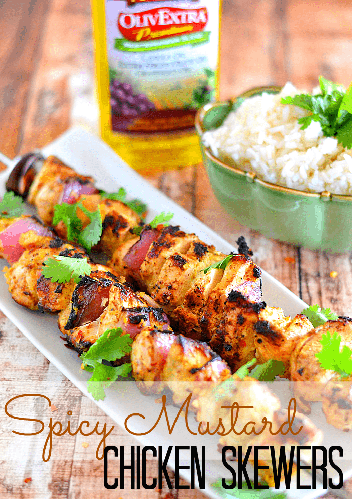 These chicken skewers are sure to please everyone in your family and use only a handful of ingredients - that you probably already have in your kitchen! #recipe #chicken