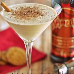 Get into the holiday spirit with these festive Cinnamon Cookie Martinis! #KahluaSpirit