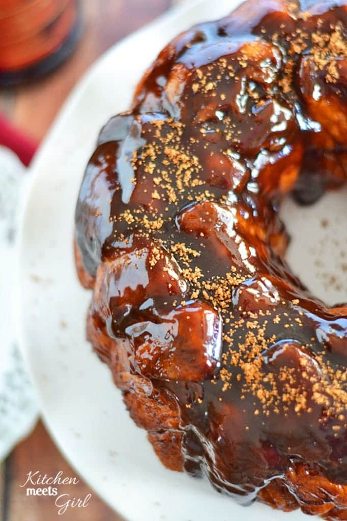 This Cinnamon-Spiced Monkey Bread with a Kahlúa-caramelized glaze is sure to be a hit during your holiday festivities. Bonus? It's super simple! #KahluaSpirit #PinItToWinIt