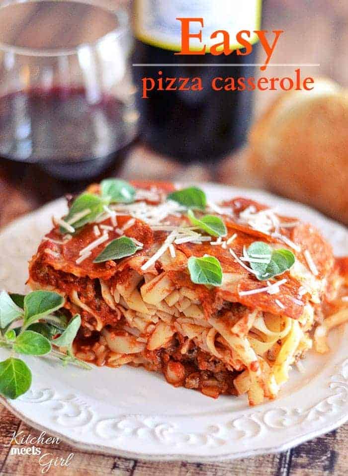 Looking for comfort food? Then try this Easy Pizza Casserole - the whole family will love it! #recipes #pasta #casserole