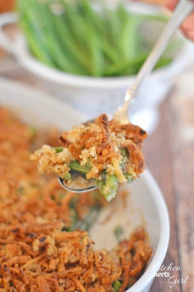 This Ultimate Green Bean Casserole is a fresh spin on the classic, using fresh mushrooms and cream to replace the traditionally used canned condensed soup. #recipes #thanksgiving #side dishes